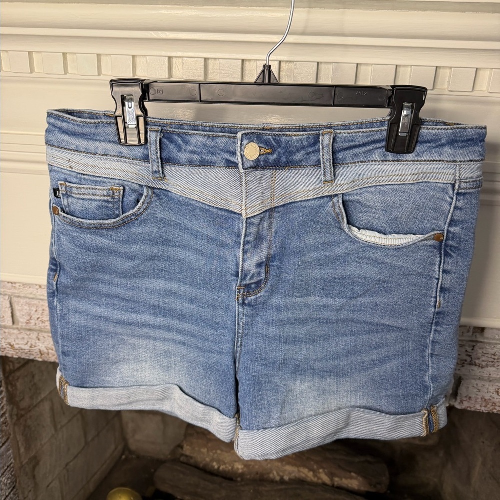 Judy Blue two tone Light Blue Jean Shorts